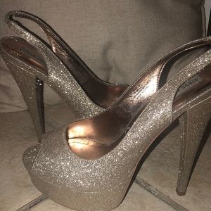 Steve Madden Gold Sparkle heel size 10